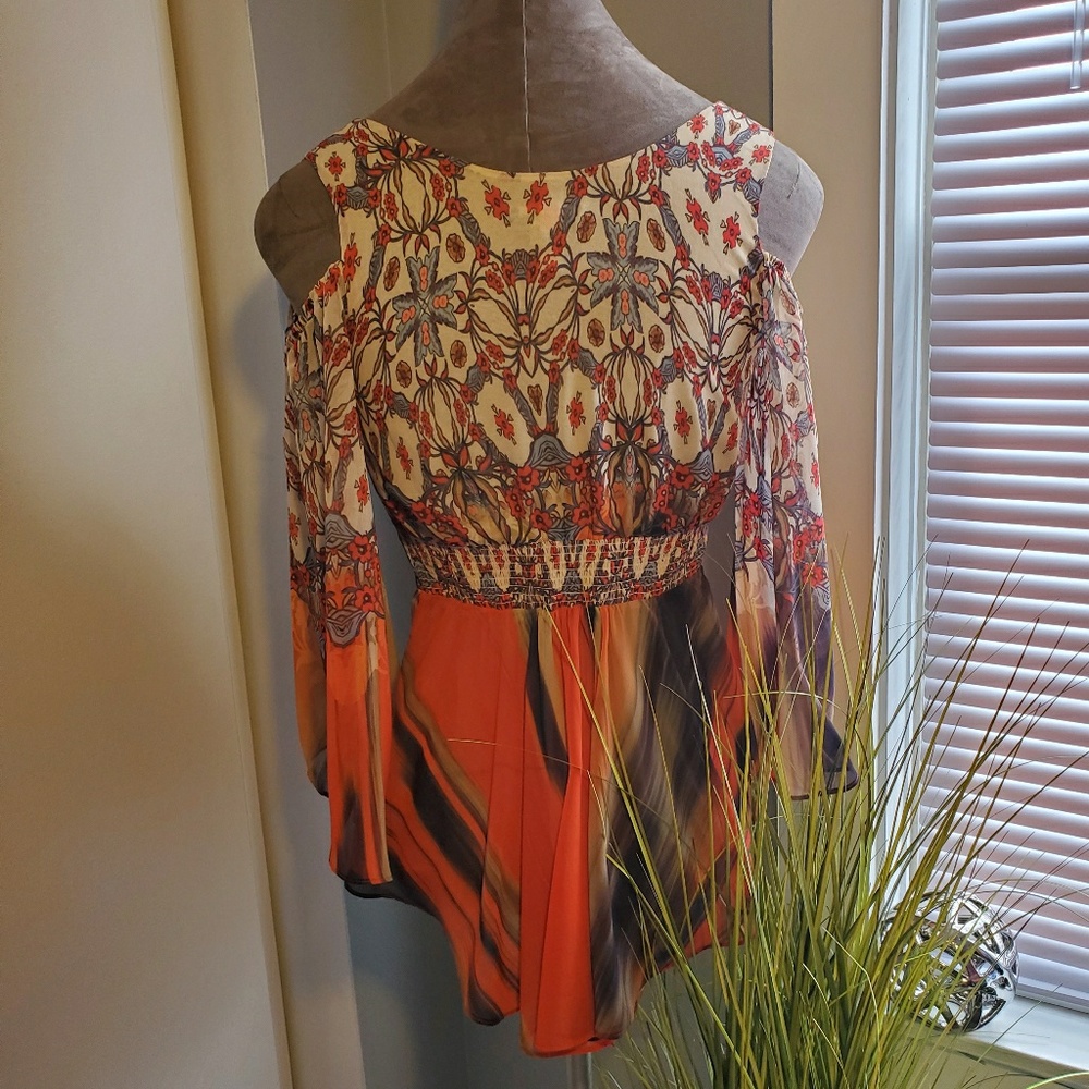 Bebe Cold Shoulder Tunic - Picture 2 of 2